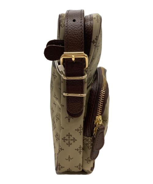 russet（ラシット）russet (ラシット) スクエアショルダーバッグ ベージュの古着・服飾アイテム