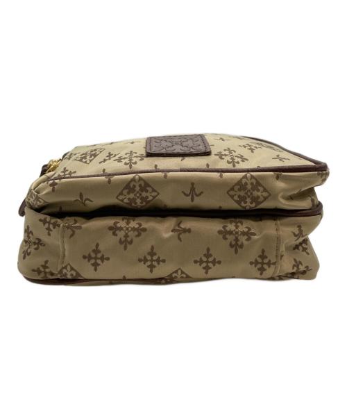 russet（ラシット）russet (ラシット) スクエアショルダーバッグ ベージュの古着・服飾アイテム