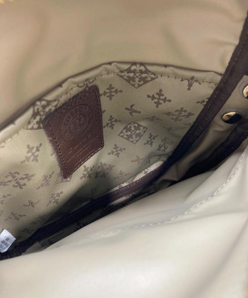 russet（ラシット）russet (ラシット) スクエアショルダーバッグ ベージュの古着・服飾アイテム