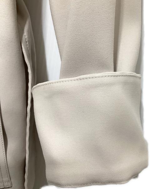 UNTITLED（アンタイトル）UNTITLED (アンタイトル) バックサテントレンチコート アイボリー サイズ:3の古着・服飾アイテム