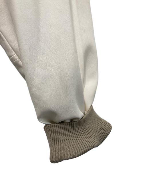 Calvin Klein（カルバンクライン）Calvin Klein (カルバンクライン) バーシティ ボンバー ジャケット ベージュ サイズ:Lの古着・服飾アイテム