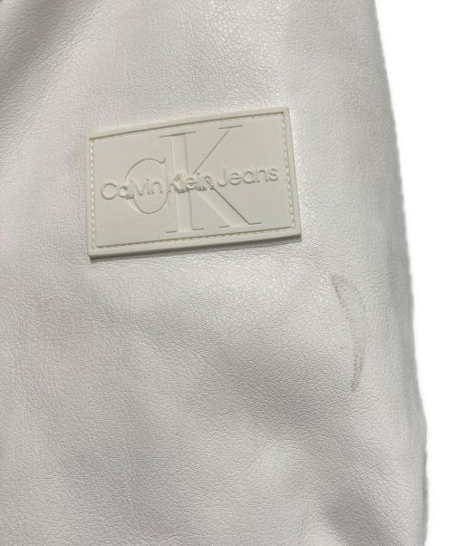 Calvin Klein（カルバンクライン）Calvin Klein (カルバンクライン) バーシティ ボンバー ジャケット ベージュ サイズ:Lの古着・服飾アイテム