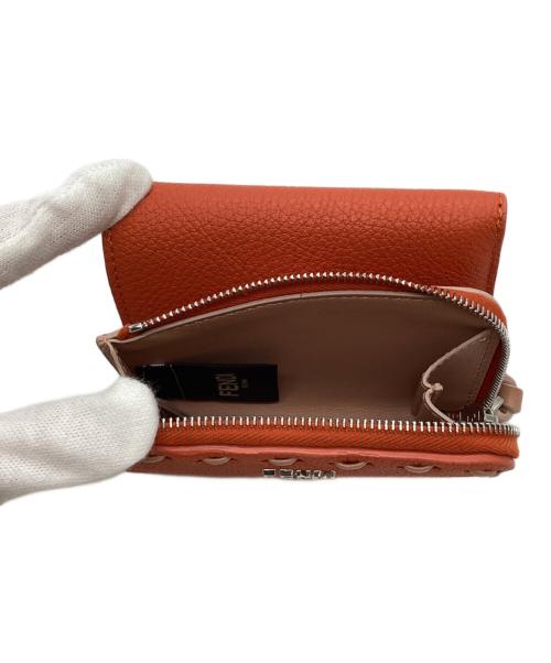 FENDI（フェンディ）FENDI (フェンディ) ピーカブーマイクロ三つ折り財布 オレンジの古着・服飾アイテム