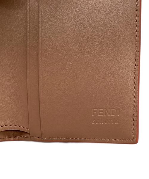 FENDI（フェンディ）FENDI (フェンディ) ピーカブーマイクロ三つ折り財布 オレンジの古着・服飾アイテム