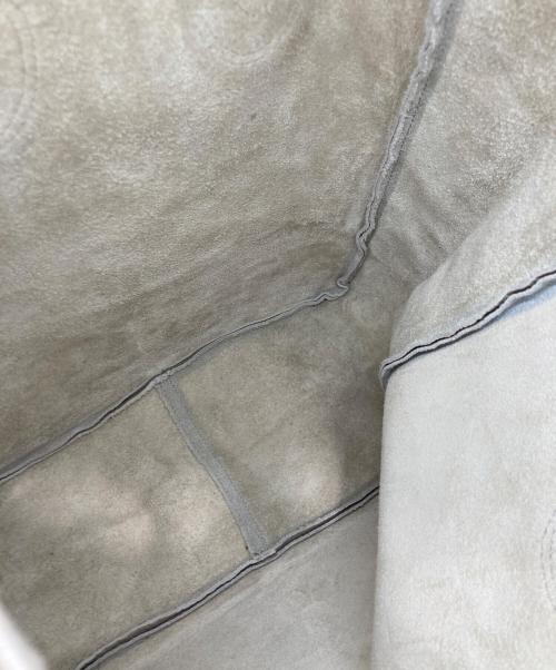 YOUNG & OLSEN The DRYGOODS STORE（ヤングアンドオルセン ザ ドライグッズストア）YOUNG & OLSEN The DRYGOODS STORE (ヤングアンドオルセン ザ ドライグッズストア) エンボス レザートート M ベージュ/ETOUPEの古着・服飾アイテム