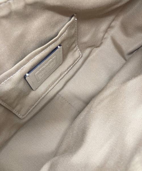 COACH（コーチ）COACH (コーチ) アリアショルダーバッグ アイボリーの古着・服飾アイテム