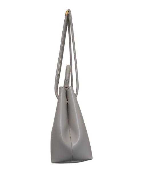 CHARLES & KEITH（チャールズアンドキース）CHARLES & KEITH (チャールズアンドキース) ジオメトリックバケットバッグ アイボリーの古着・服飾アイテム