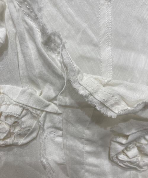 tricot COMME des GARCONS（トリココムデギャルソン）tricot COMME des GARCONS (トリココムデギャルソン) 花装飾ノースリーブブラウス ホワイト サイズ:Sの古着・服飾アイテム