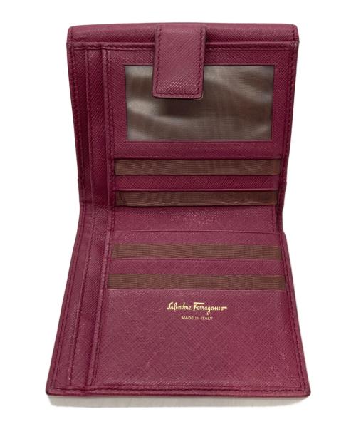 Salvatore Ferragamo（サルヴァトーレ フェラガモ）Salvatore Ferragamo (サルヴァトーレ フェラガモ) ガンチーニ 2つ折り財布 ショッキングピンクの古着・服飾アイテム