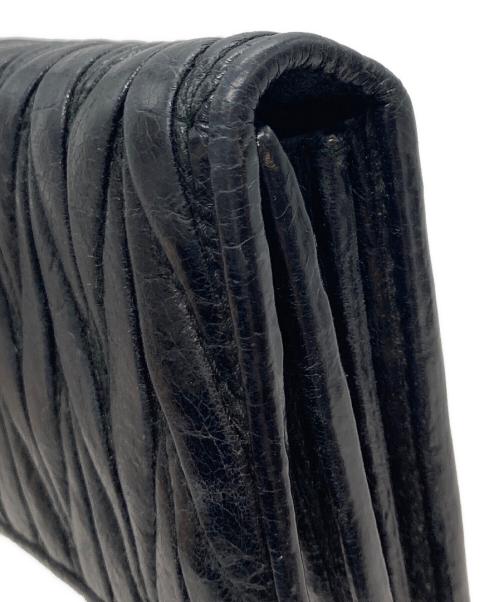 MIU MIU（ミュウミュウ）MIU MIU (ミュウミュウ) マテラッセ ロングウォレット ブラックの古着・服飾アイテム