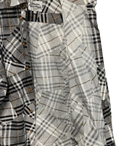 Vivienne Westwood（ヴィヴィアンウエストウッド）Vivienne Westwood (ヴィヴィアンウエストウッド) クレイジーチェックオジークラークシャツ ホワイト×ブラック サイズ:48の古着・服飾アイテム