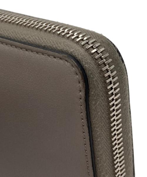 VALENTINO（ヴァレンティノ）VALENTINO (ヴァレンティノ) Vロゴシグネチャーカーフスキンウォレット グレーの古着・服飾アイテム