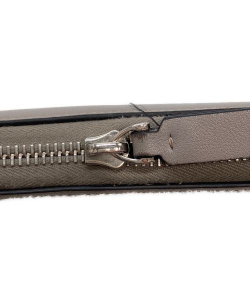 VALENTINO（ヴァレンティノ）VALENTINO (ヴァレンティノ) Vロゴシグネチャーカーフスキンウォレット グレーの古着・服飾アイテム