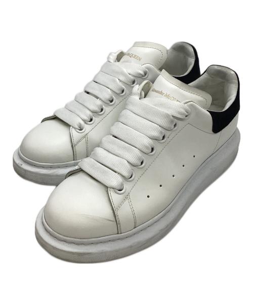 ALEXANDER McQUEEN（アレキサンダーマックイーン）ALEXANDER McQUEEN (アレキサンダーマックイーン) オーバーサイズドスニーカー ホワイト×ブラック サイズ:38の古着・服飾アイテム