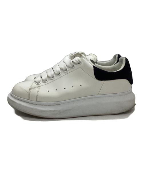 ALEXANDER McQUEEN（アレキサンダーマックイーン）ALEXANDER McQUEEN (アレキサンダーマックイーン) オーバーサイズドスニーカー ホワイト×ブラック サイズ:38の古着・服飾アイテム