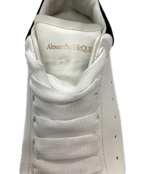 ALEXANDER McQUEEN（アレキサンダーマックイーン）ALEXANDER McQUEEN (アレキサンダーマックイーン) オーバーサイズドスニーカー ホワイト×ブラック サイズ:38の古着・服飾アイテム