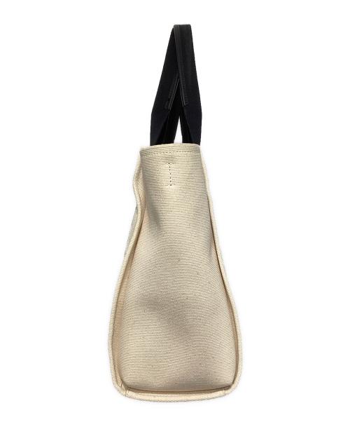 CHARLES & KEITH（チャールズアンドキース）CHARLES & KEITH (チャールズアンドキース) Kay ラージケイ ストラップトートバッグ アイボリーの古着・服飾アイテム