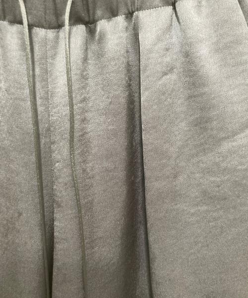 BALLSEY（ボールジィ）BALLSEY (ボールジィ) グリッツィーサテン イージーワイドパンツ グリーン サイズ:36の古着・服飾アイテム