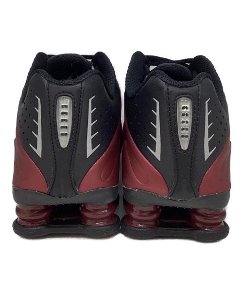 NIKE（ナイキ）NIKE (ナイキ) WMNS SHOX R4 ウィメンズ ショックス ブラック×レッド サイズ:US9の古着・服飾アイテム