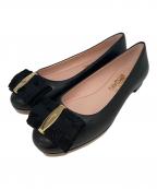 Salvatore Ferragamoサルヴァトーレ フェラガモ）の古着「ヴァラリボンパンプス」｜ブラック