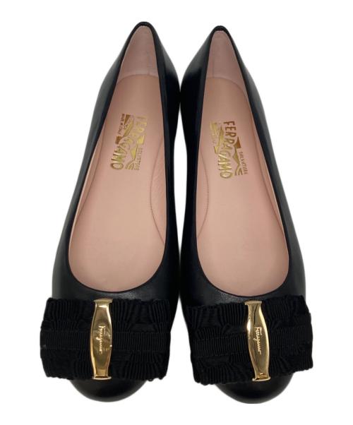 Salvatore Ferragamo（サルヴァトーレ フェラガモ）Salvatore Ferragamo (サルヴァトーレ フェラガモ) ヴァラリボンパンプス ブラック サイズ:5の古着・服飾アイテム