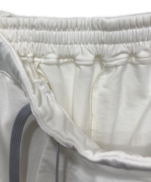 DESIGNWORKS（デザインワークス）DESIGNWORKS (デザインワークス) ミリタリーピンタックショーツ ホワイト サイズ:46の古着・服飾アイテム