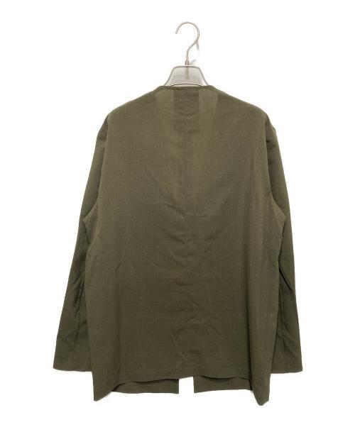 Adam et Rope（アダム エ ロペ）Adam et Rope (アダム エ ロペ) ノーカラージャケット×イージースラックス セットアップ カーキ サイズ:Ⅿの古着・服飾アイテム