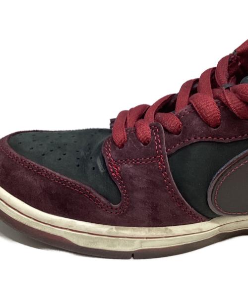 NIKE SB（ナイキエスビー）NIKE SB (ナイキエスビー) Riot Skateshop (ライオットスケートショップ) コラボ ダンクロー ブラック×バーガンディ サイズ:US10の古着・服飾アイテム