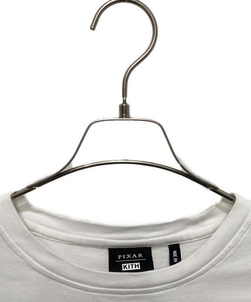 KITH（キス）KITH (キス) PIXAR (ピクサー) コラボロゴプリントTシャツ ホワイト サイズ:Lの古着・服飾アイテム