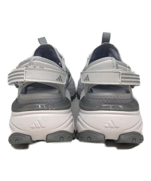 adidas（アディダス）adidas (アディダス) スニーカーサンダル ホワイト×グレー サイズ:US6の古着・服飾アイテム