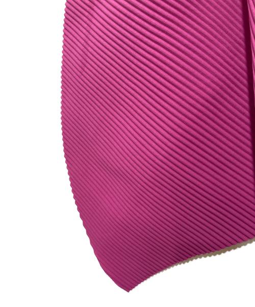 me ISSEY MIYAKE（ミーイッセイ ミヤケ）me ISSEY MIYAKE (ミーイッセイ ミヤケ) プリーツクロップドカットソー ピンク サイズ:FREEの古着・服飾アイテム