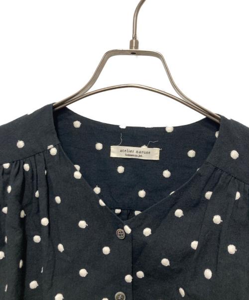 atelier naruse（アトリエナルセ）atelier naruse (アトリエナルセ) cotton linen ～ mizutama ～ V-neck blouse ブラック サイズ:FREEの古着・服飾アイテム