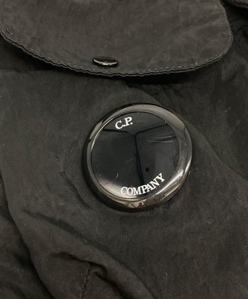 C.P COMPANY（シーピーカンパニー）C.P COMPANY (シーピーカンパニー) ナイロンBシングルストラップリュックサック ブラックの古着・服飾アイテム