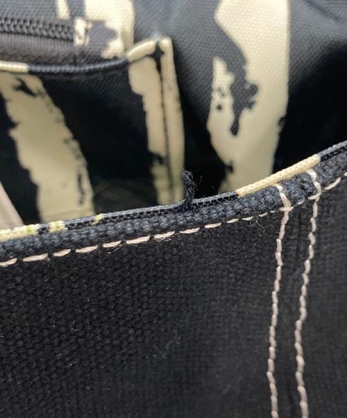 Vivienne Westwood（ヴィヴィアンウエストウッド）Vivienne Westwood (ヴィヴィアンウエストウッド) オーブステッチキャンバスショルダーバッグ ブラックの古着・服飾アイテム