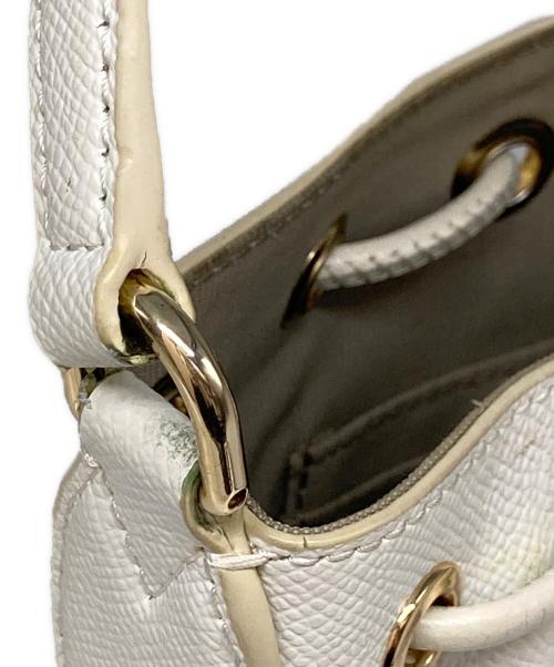 FURLA（フルラ）FURLA (フルラ) バケットバッグ ホワイトの古着・服飾アイテム