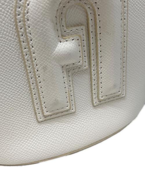 FURLA（フルラ）FURLA (フルラ) バケットバッグ ホワイトの古着・服飾アイテム