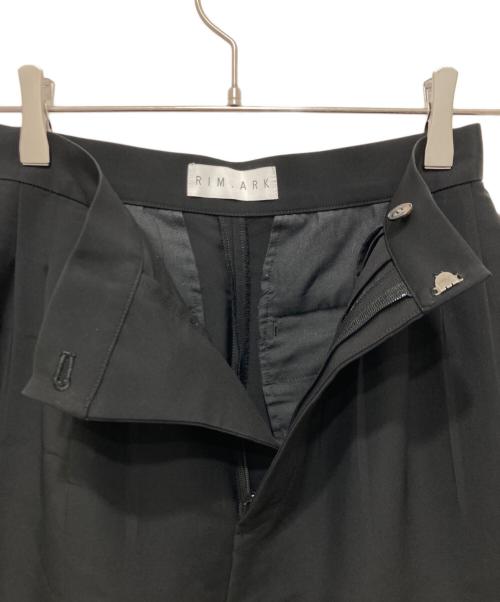 RIM.ARK（リムアーク）RIM.ARK (リムアーク) Many tuck curve PT ブラック サイズ:36の古着・服飾アイテム