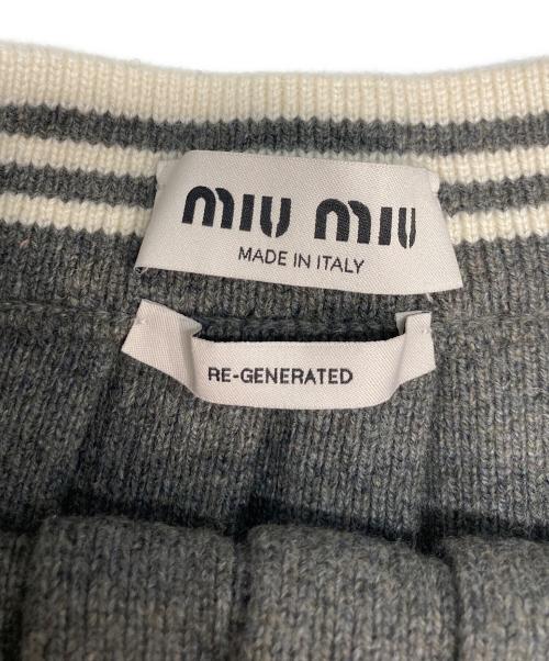 MIU MIU（ミュウミュウ）MIU MIU (ミュウミュウ) カシミヤウールプリーツニットスカート グレー サイズ:36の古着・服飾アイテム