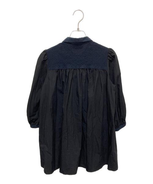 UNITED ARROWS（ユナイテッドアローズ）UNITED ARROWS (ユナイテッドアローズ) エンブロイダリー ショートスリーブ ブラウス ブラック×ネイビー サイズ:FREEの古着・服飾アイテム