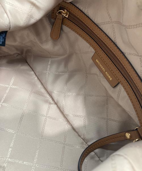 MICHAEL KORS（マイケルコース）MICHAEL KORS (マイケルコース) BECK サッチェル ミディアムバッグ アイボリーの古着・服飾アイテム
