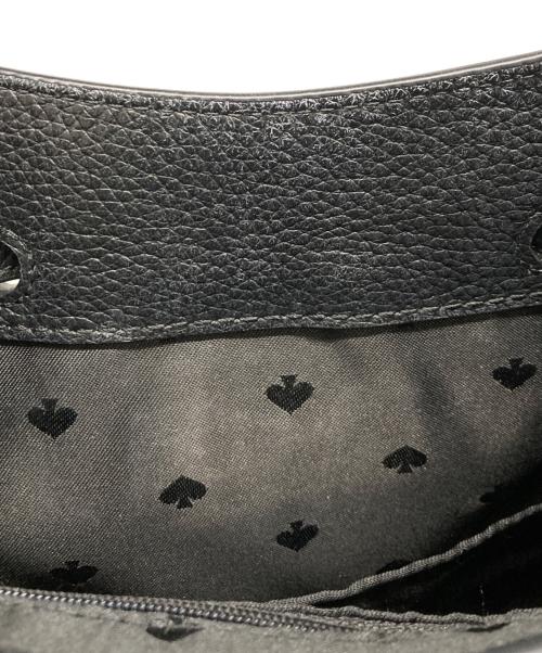Kate Spade（ケイトスペード）Kate Spade (ケイトスペード) レイラミディアムフラップバッグパック ブラックの古着・服飾アイテム