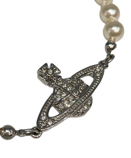 Vivienne Westwood（ヴィヴィアンウエストウッド）Vivienne Westwood (ヴィヴィアンウエストウッド) Mini Bas Relief Pearl ブレスレットの古着・服飾アイテム