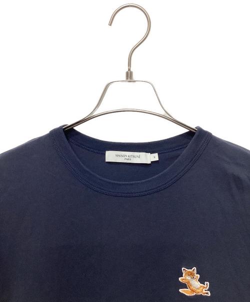 maison kitsune（メゾンキツネ）maison kitsune (メゾンキツネ) CHILLAX FOX PATCH CLASSIC TEE-SHIRT ネイビー サイズ:Mの古着・服飾アイテム
