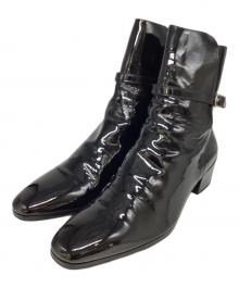 Saint Laurent Paris（サンローランパリ）の古着「テリー エナメルバックルブーツ」｜ブラック