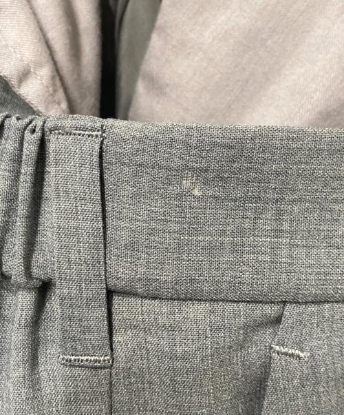 FRAMeWORK（フレームワーク）FRAMeWORK (フレームワーク) ウォッシャブルTWタックワイドパンツ グレー サイズ:38の古着・服飾アイテム