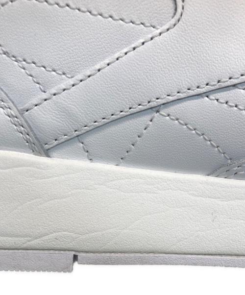 Maison Margiela（メゾンマルジェラ）Maison Margiela (メゾンマルジェラ) REEBOK (リーボック) Classic Leather Tabi スニーカー ホワイト サイズ:30cmの古着・服飾アイテム