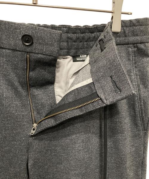 HUGO BOSS（ヒューゴ ボス）HUGO BOSS (ヒューゴ ボス) KANEイージーストレッチパンツ グレー サイズ:48の古着・服飾アイテム