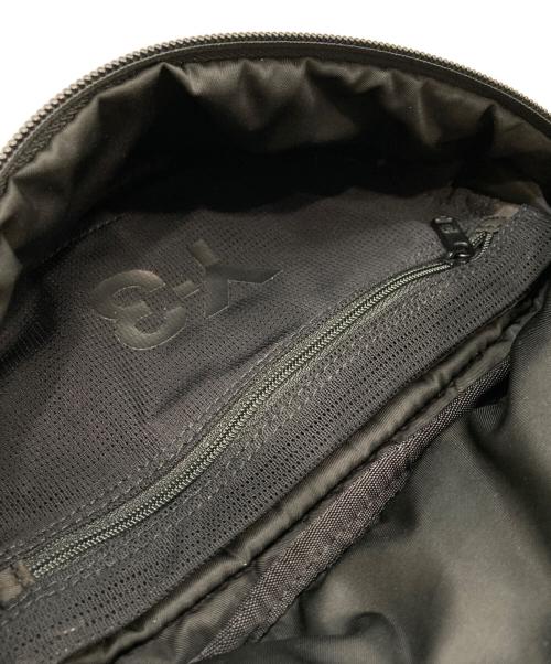 Y-3（ワイスリー）Y-3 (ワイスリー) SLING V2ウエストバッグ ブラックの古着・服飾アイテム