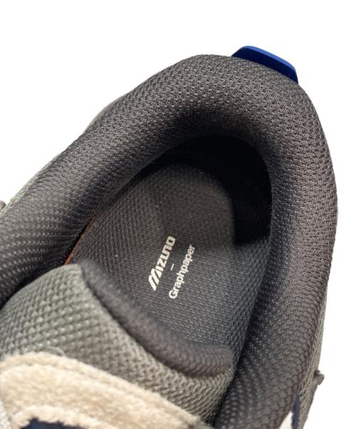 Graphpaper（グラフペーパー）Graphpaper (グラフペーパー) MIZUNO (ミズノ) Wave Rider β グレー サイズ:US8.5の古着・服飾アイテム