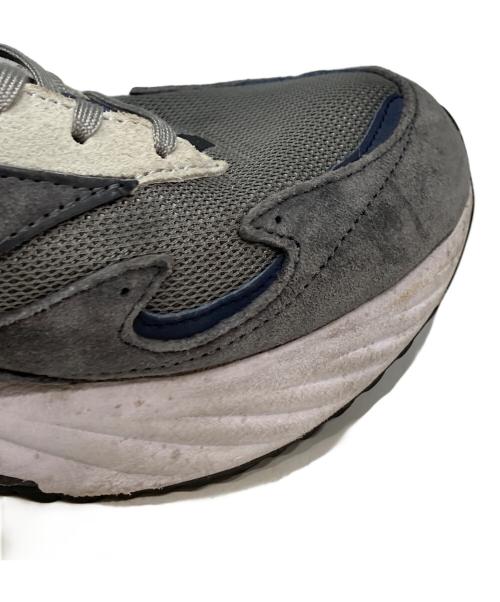 Graphpaper（グラフペーパー）Graphpaper (グラフペーパー) MIZUNO (ミズノ) Wave Rider β グレー サイズ:US8.5の古着・服飾アイテム